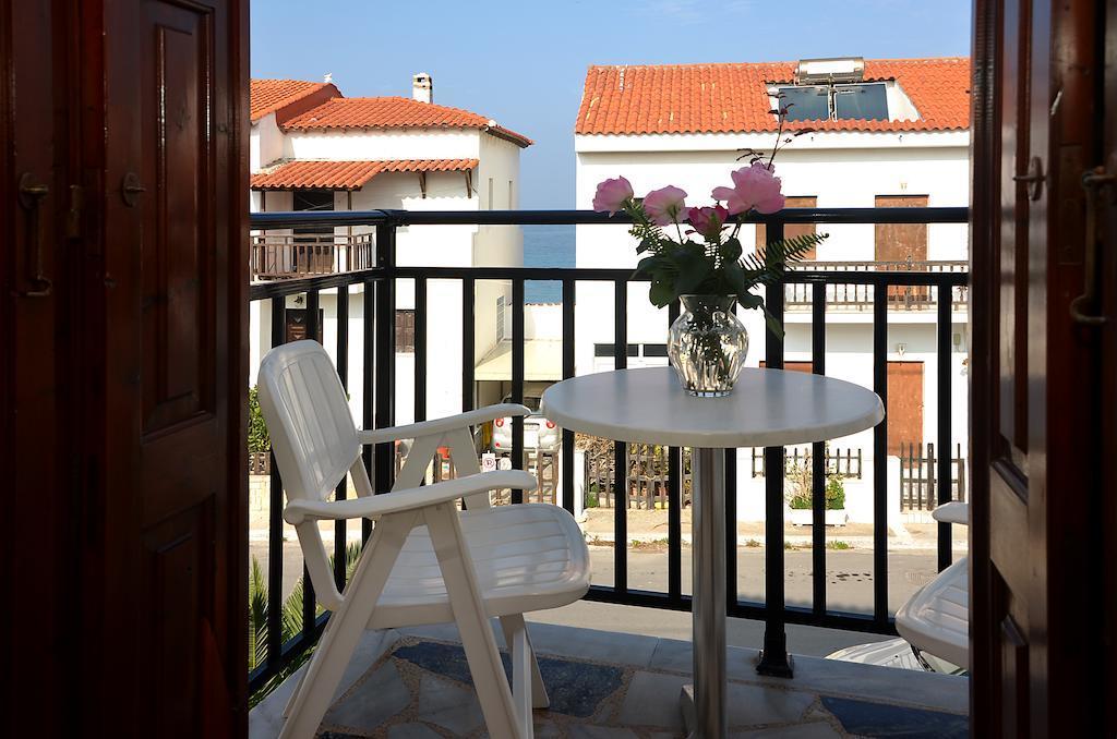 Hotel La Plage Kokkari Exterior foto